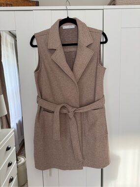 Vici belted vest